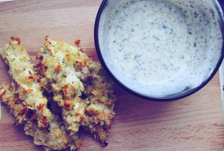 Курица в панировке с мятным соусом