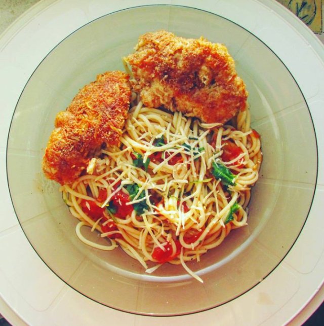 Курица меланьезе со спагетти