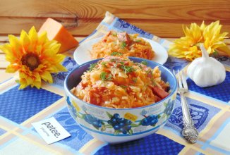 Тушеная капуста с тыквой и салями