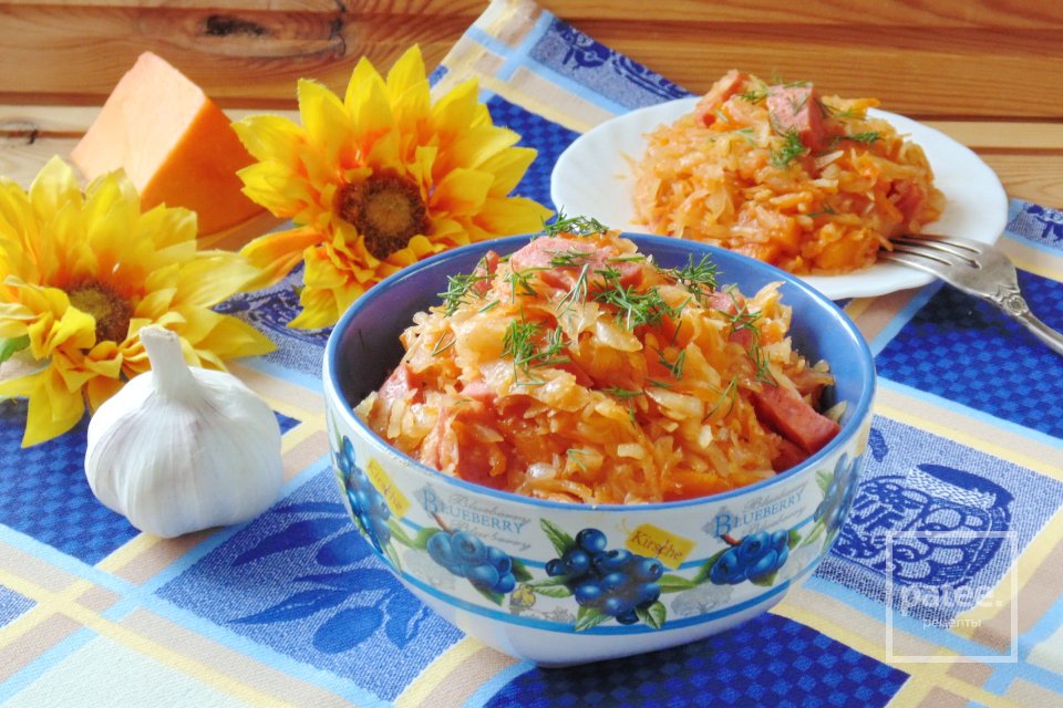 Тушеная капуста с тыквой и салями - Шаг 15