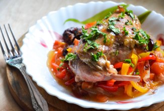 Кролик в белом вине с овощами