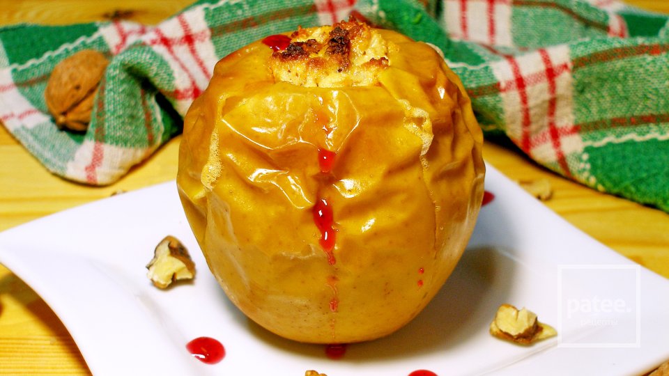 Печёные яблоки с творожной начинкой. С орехами и изюмом - Шаг 7