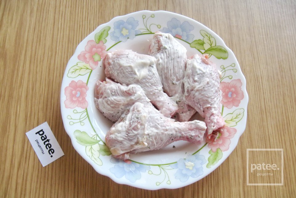 Куриные голени с картофелем в духовке - Шаг 3