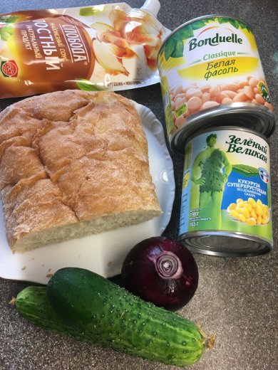 Салат «Мировой» с белой фасолью и хрустящей кукурузой. - Шаг 1