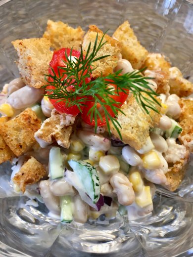 Салат «Мировой» с белой фасолью и хрустящей кукурузой. - Шаг 5