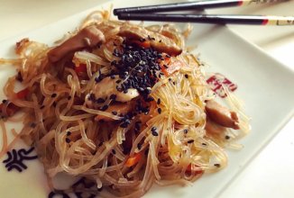 Фунчоза с курицей