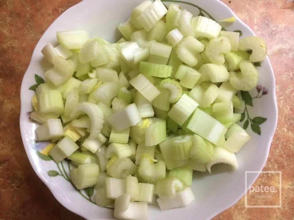 Маринованный сельдерей. - Шаг 1
