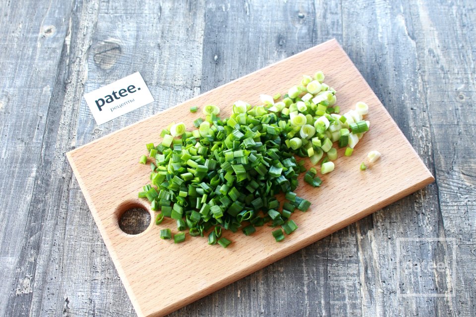 Заливной пирог с зеленым луком - Шаг 3