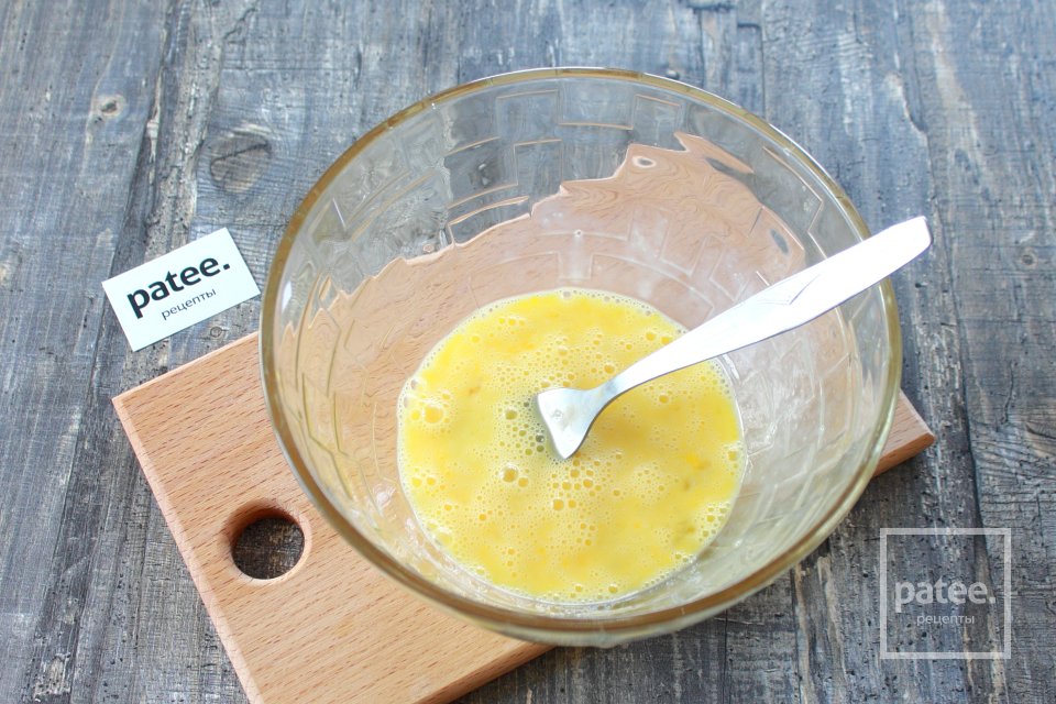 Заливной пирог с зеленым луком - Шаг 6