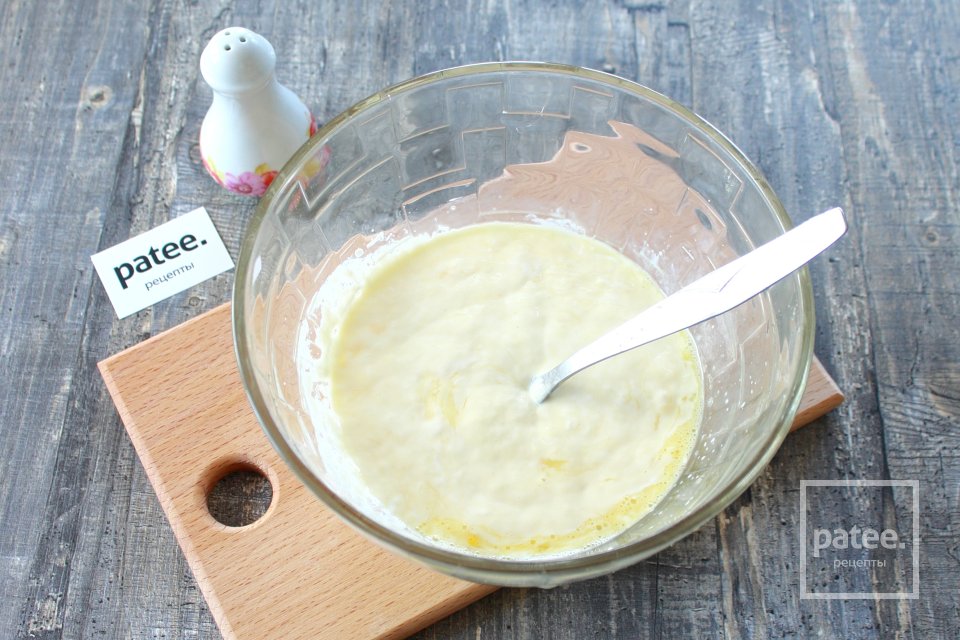 Заливной пирог с зеленым луком - Шаг 8