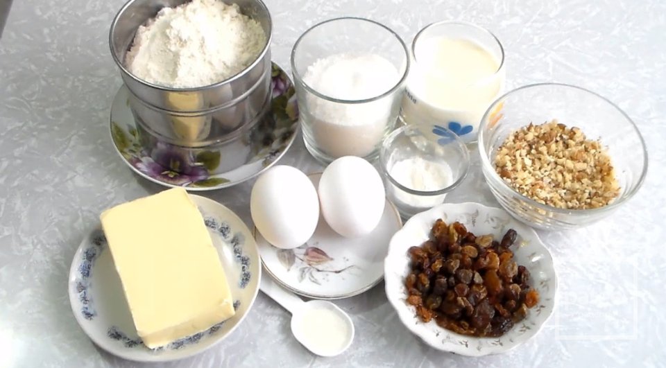 Домашнее Ореховое Печенье с изюмом - Шаг 1