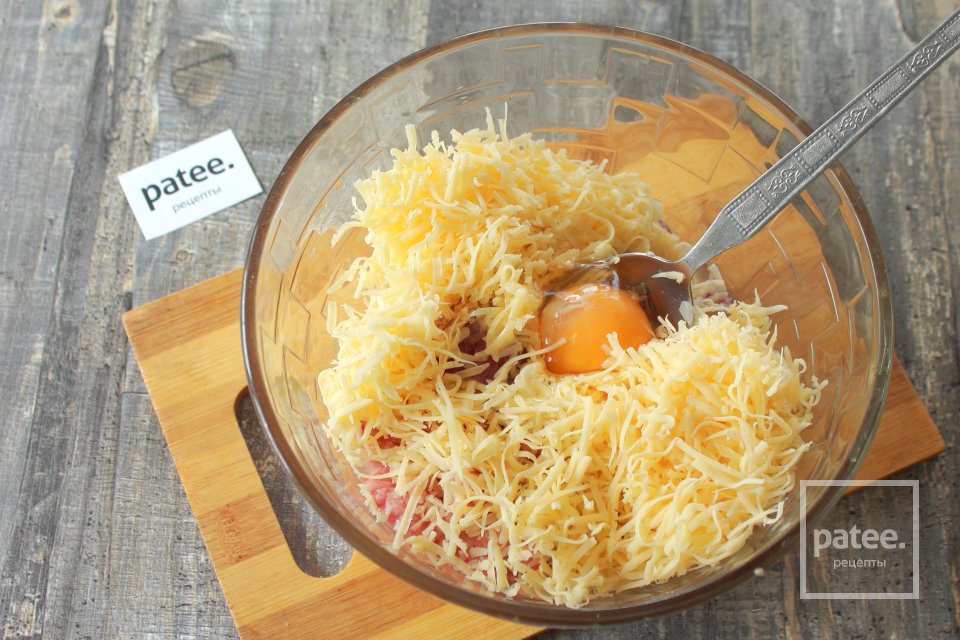 Капустные рулетики с фаршем и сыром - Шаг 7