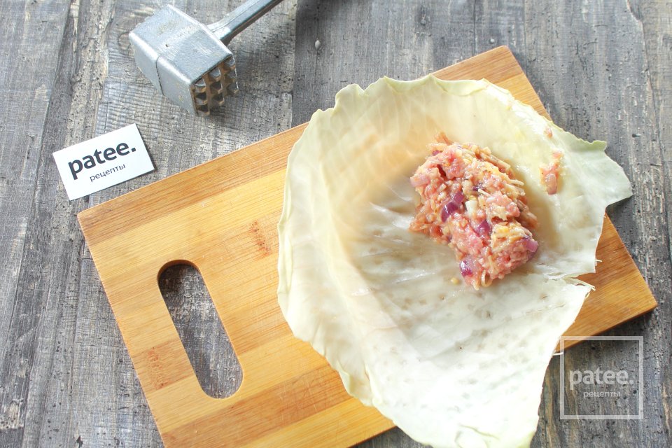 Капустные рулетики с фаршем и сыром - Шаг 12