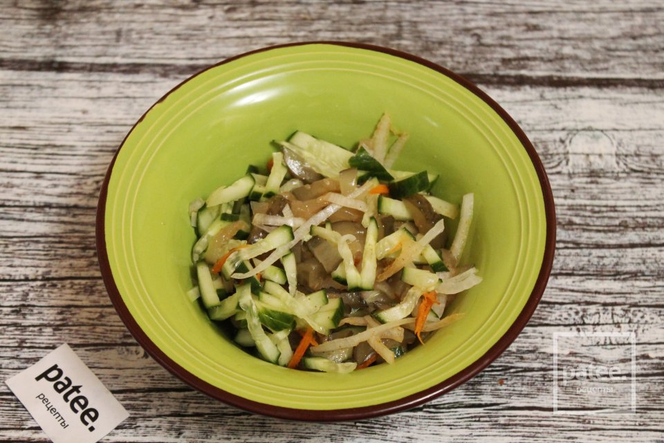 Салат из корейской моркови с куриными желудками - Шаг 17