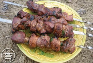 Шашлык из свинины с шампиньонами в гранатовом соке