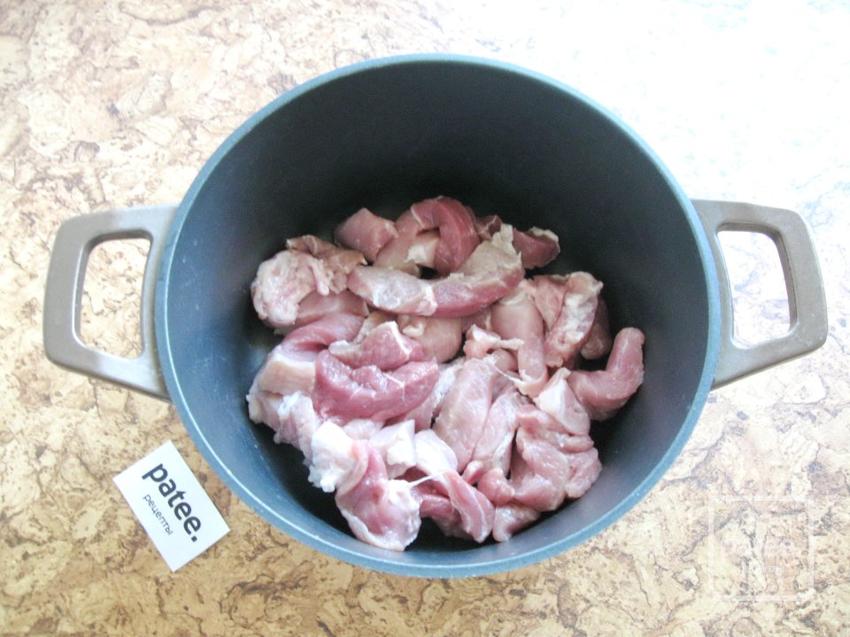 Гуляш из свинины с морковью - Шаг 2