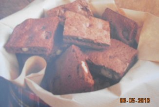 Шоколадные пластинки с орехами