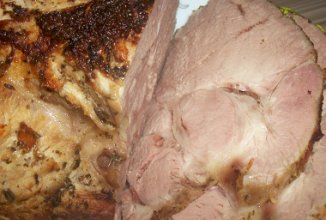 Буженина свиная с чесноком