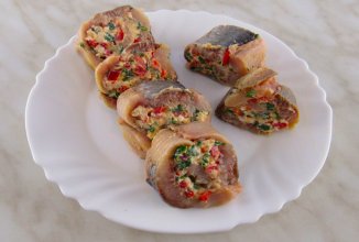 Рулет из селедки. Вкусная и оригинальная закуска из сельди