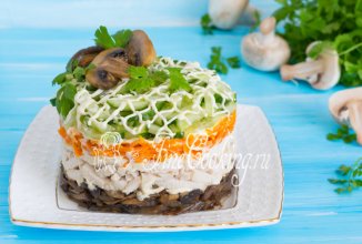 Салат с корейской морковью и курицей