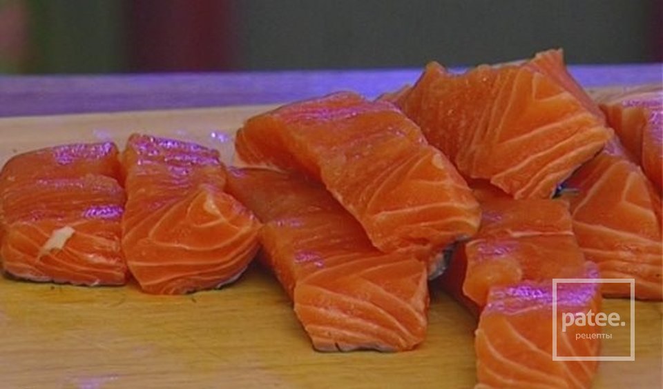 Маринованная семга на гриле с хлебом и салатом - Шаг 1