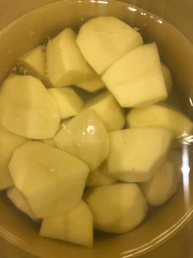 Свиной фарш в сметанном соусе с картошкой )😜 - Шаг 1