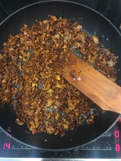 Свиной фарш в сметанном соусе с картошкой )😜 - Шаг 3