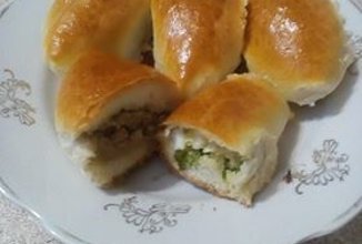 Печеные пирожки с мясной начинкой