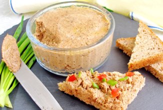 Куриный паштет из желудочков и сердечек