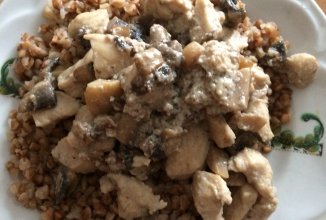 " куриця з шампіньйонами"