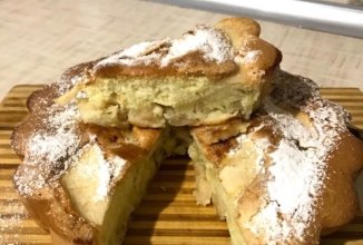 Шарлотка с яблоками