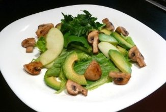 Салат грибний з авокадо