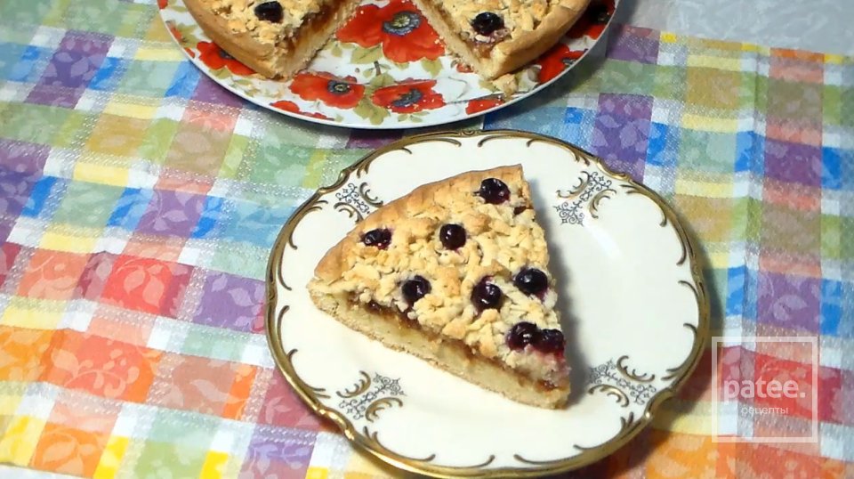 Кудрявый пирог с вареньем и ягодами - Шаг 9