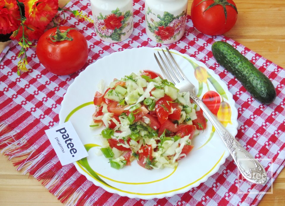 Салат с помидорами и капустой - Шаг 10