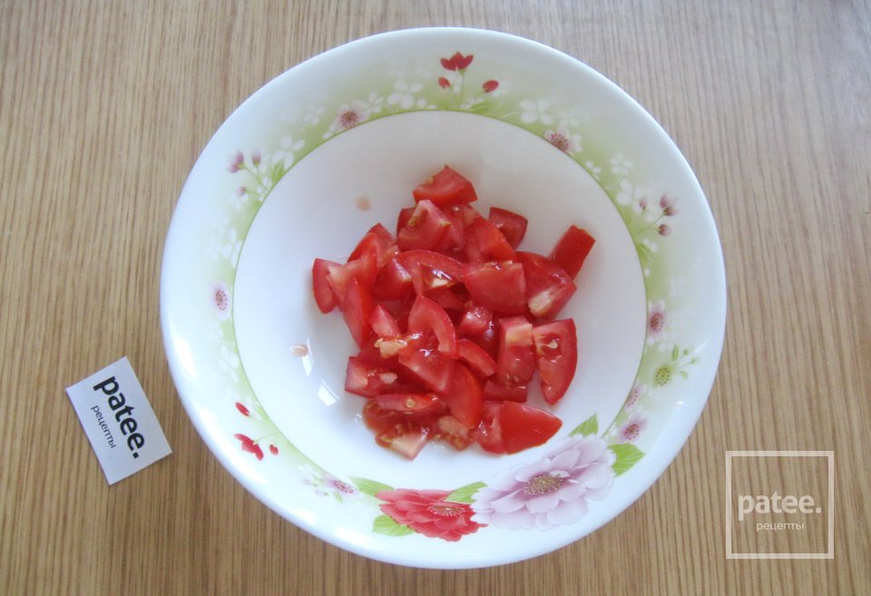 Салат с помидором и омлетом - Шаг 8