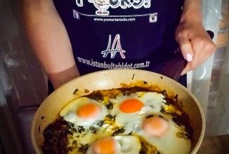 Шпинат с яйцами