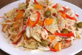 Легкий салат святковий з куркою.