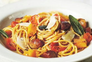 Спагетти с сосисками &mdash; пошаговый рецепт