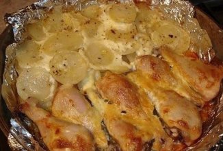 Картопля з курячими ніжками (гомілки)