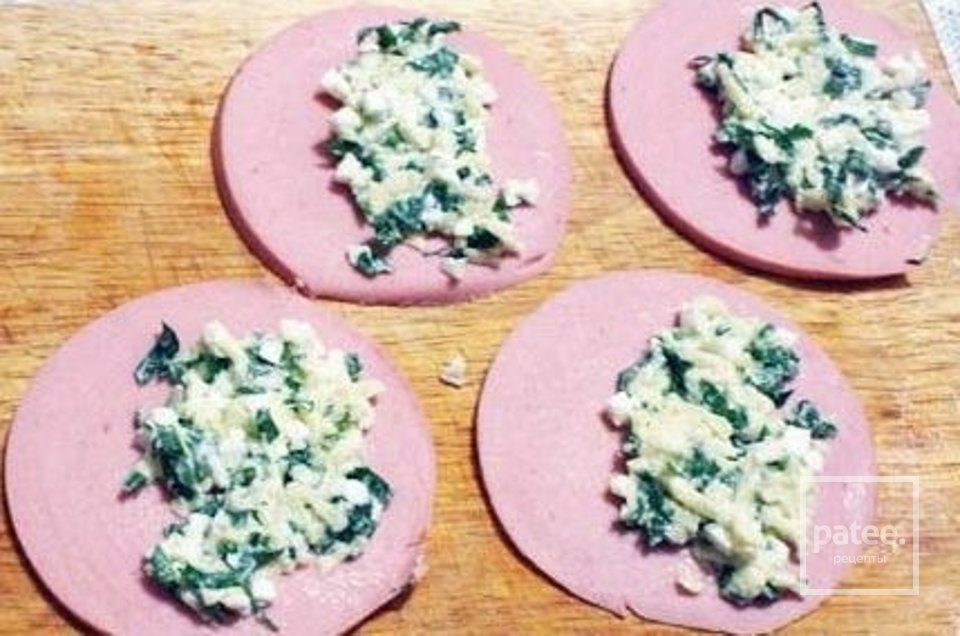 Пікантні рулетики з ковбаси - Шаг 3