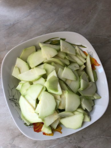 Заливной пирог из кабачков с сыром - Шаг 1