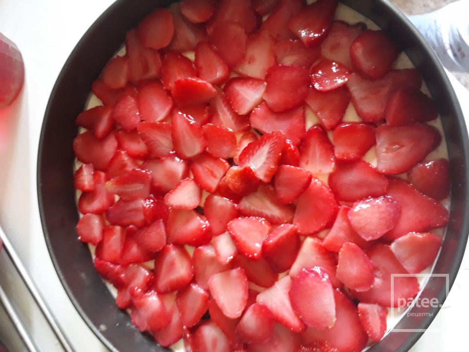 Клубничный чизкейк с начинкой-сюрпризом - Шаг 12