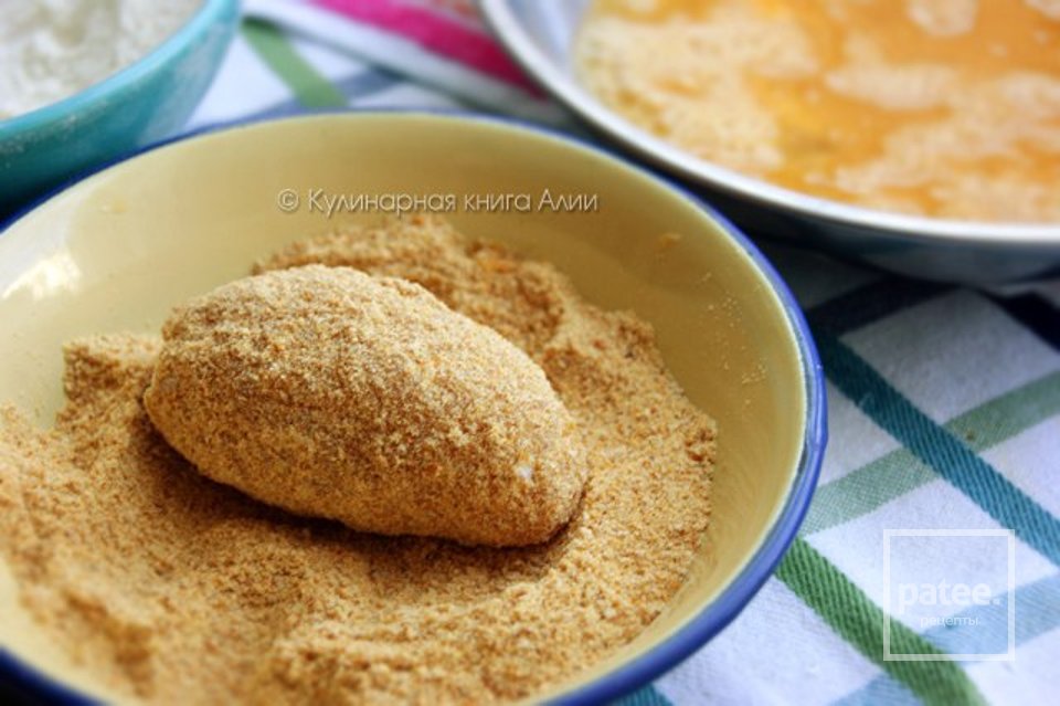 Котлеты по-киевски с куриным фаршем - Шаг 4