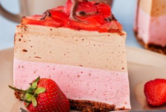 Полунично-шоколадний сирник без випічки