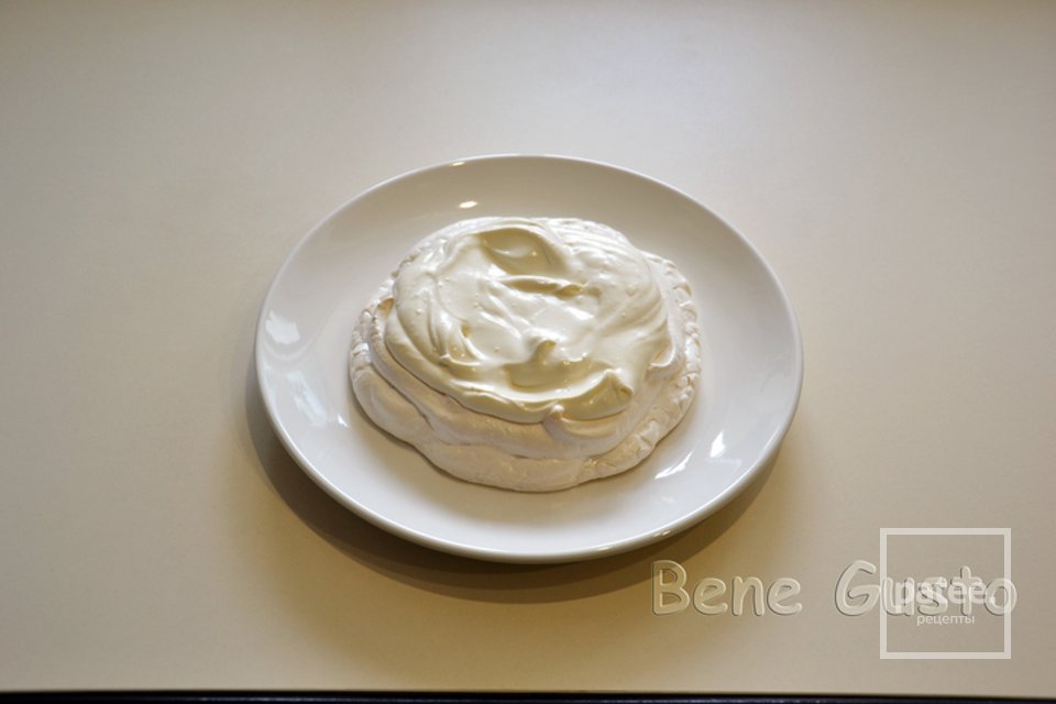 ТОРТ "ПАВЛОВА" СО СВЕЖИМИ ФРУКТАМИ - Шаг 5