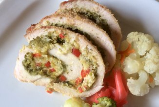 Рулет из индейки с зелёной аджикой.