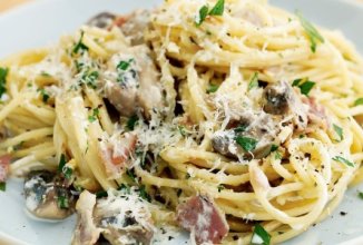 Паста(спагетті) з грибами в сирному соусі