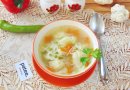 Суп с цветной капустой и свежим зеленым горошком