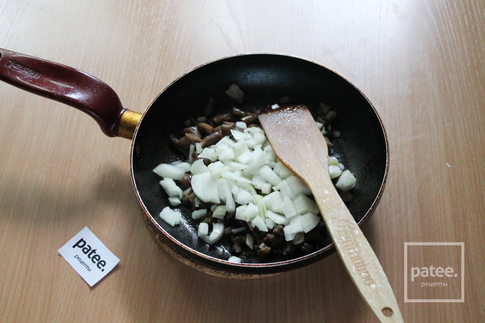 Жюльен с курицей и грибами в микроволновке - Шаг 4