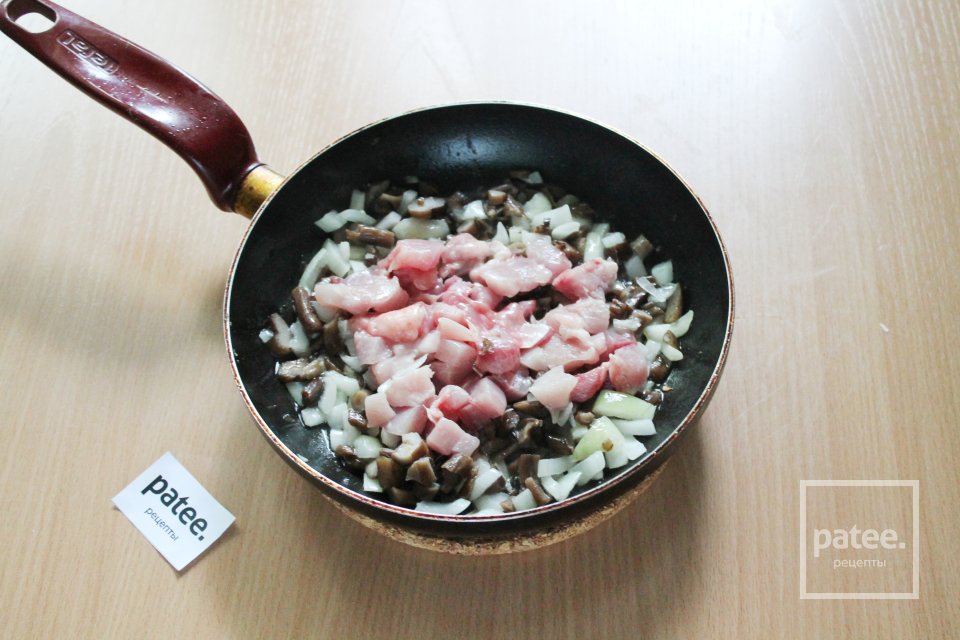 Жюльен с курицей и грибами в микроволновке - Шаг 5